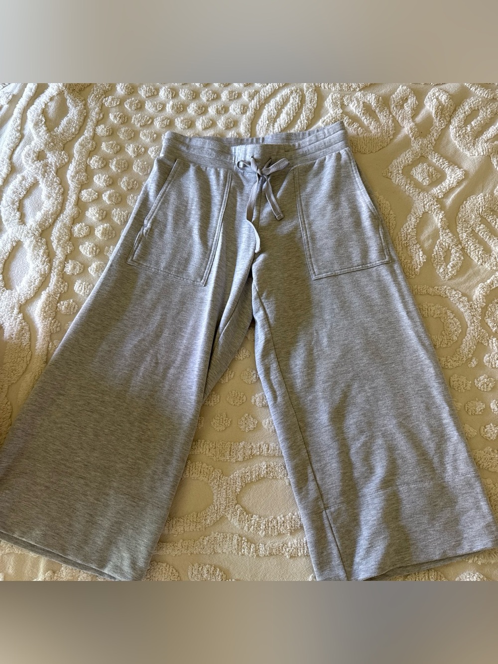 Capri sweatpants